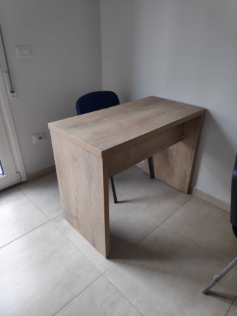 tavolina-per-zyre-ose-per-qender-kursesh-me-dru-italian-big-0